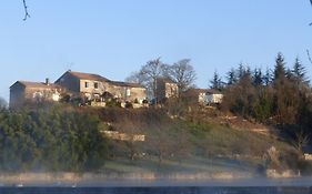 Grande maison escapade au bord de la riviere